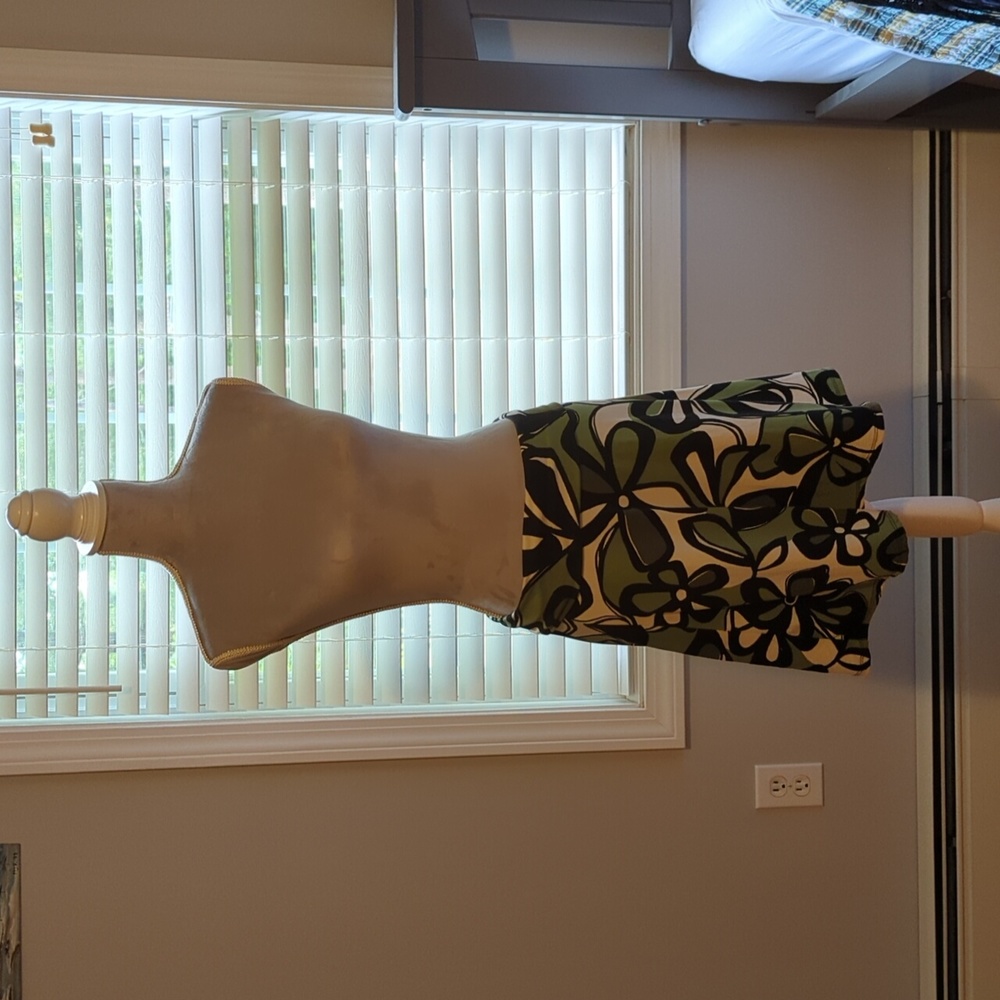 Stretchy, pull on skirt